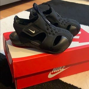 Nike infant sandals